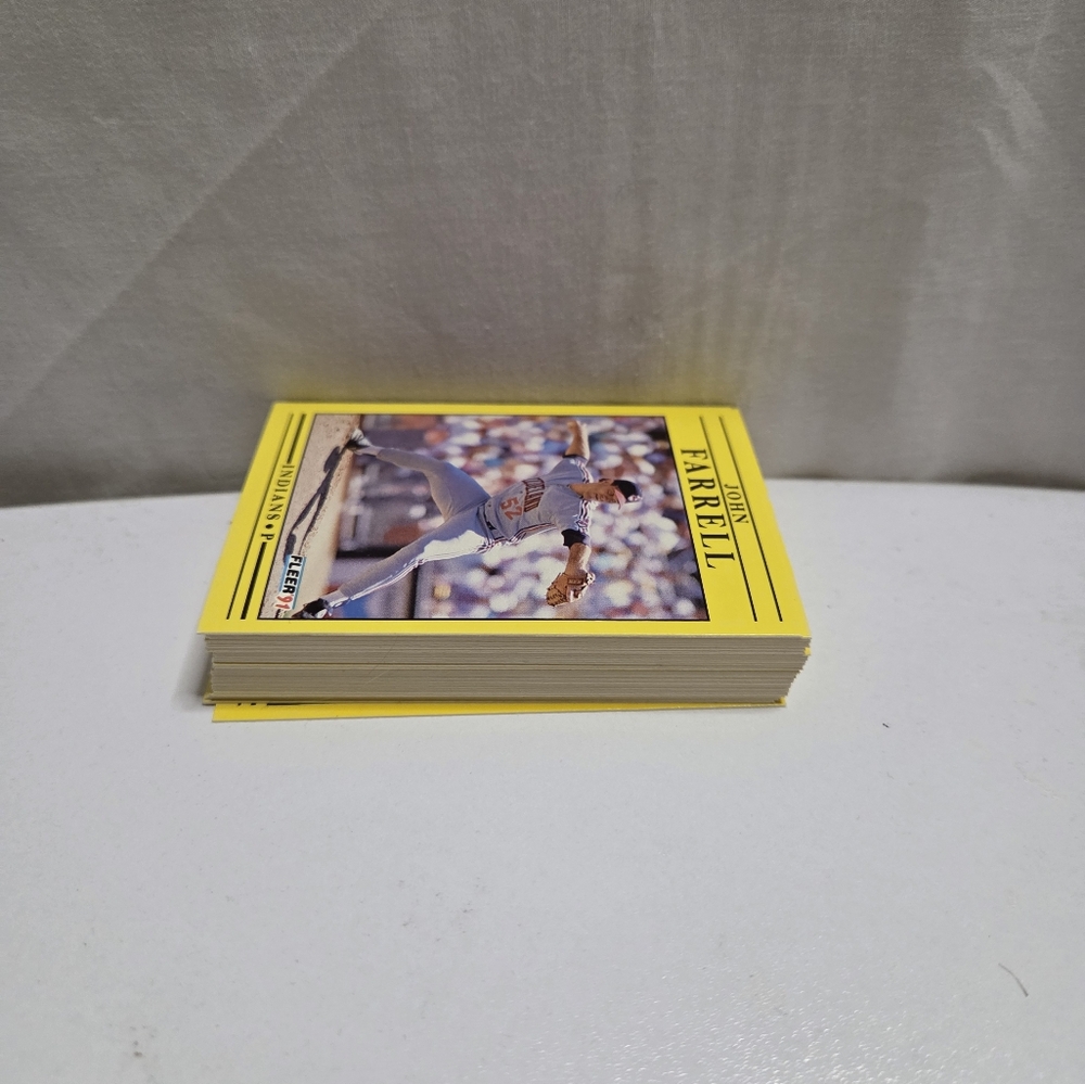 Fleer 91 Yellow Baseball Trading Cards Lot Over 30 Cards